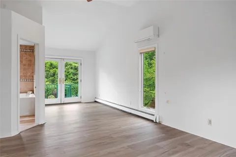 $1,199,000 | 16 Eastland Drive, Glen Cove, NY 11542