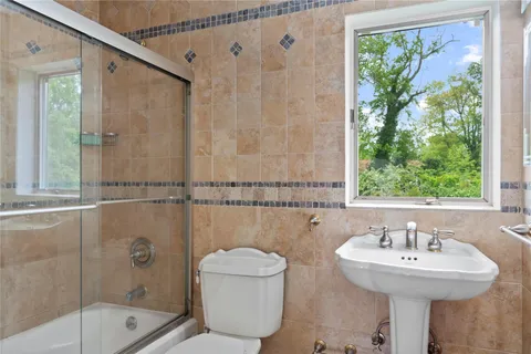 $1,199,000 | 16 Eastland Drive, Glen Cove, NY 11542