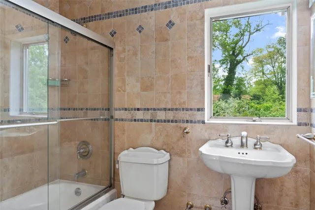 $1,199,000 | 16 Eastland Drive, Glen Cove, NY 11542