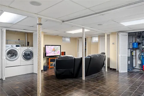 $1,199,000 | 16 Eastland Drive, Glen Cove, NY 11542