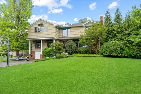$1,199,000 | 16 Eastland Drive, Glen Cove, NY 11542