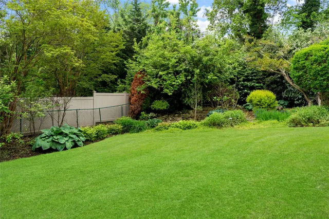 $1,199,000 | 16 Eastland Drive, Glen Cove, NY 11542