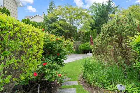 $1,199,000 | 16 Eastland Drive, Glen Cove, NY 11542