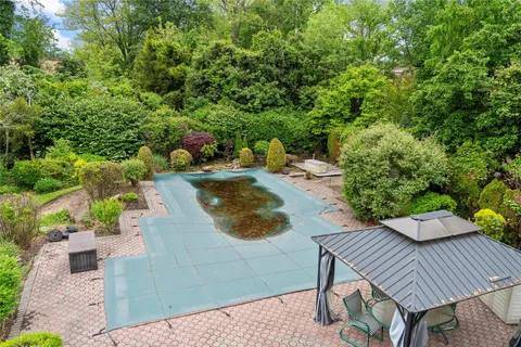 $1,199,000 | 16 Eastland Drive, Glen Cove, NY 11542