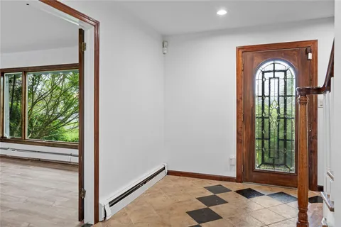 $1,199,000 | 16 Eastland Drive, Glen Cove, NY 11542