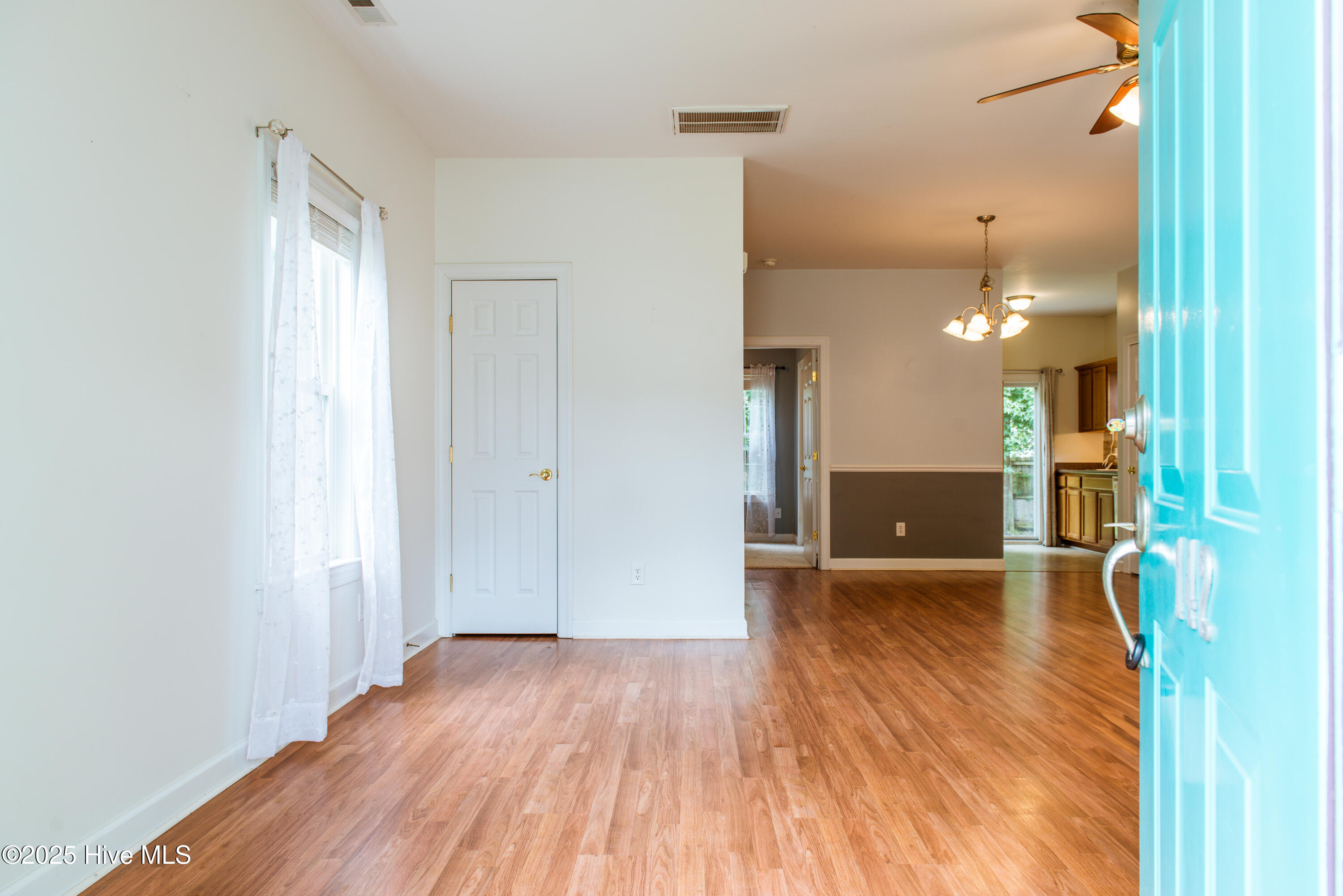 142 Raye Drive Wilmington, NC 28412 - Photo 4 of 28 008