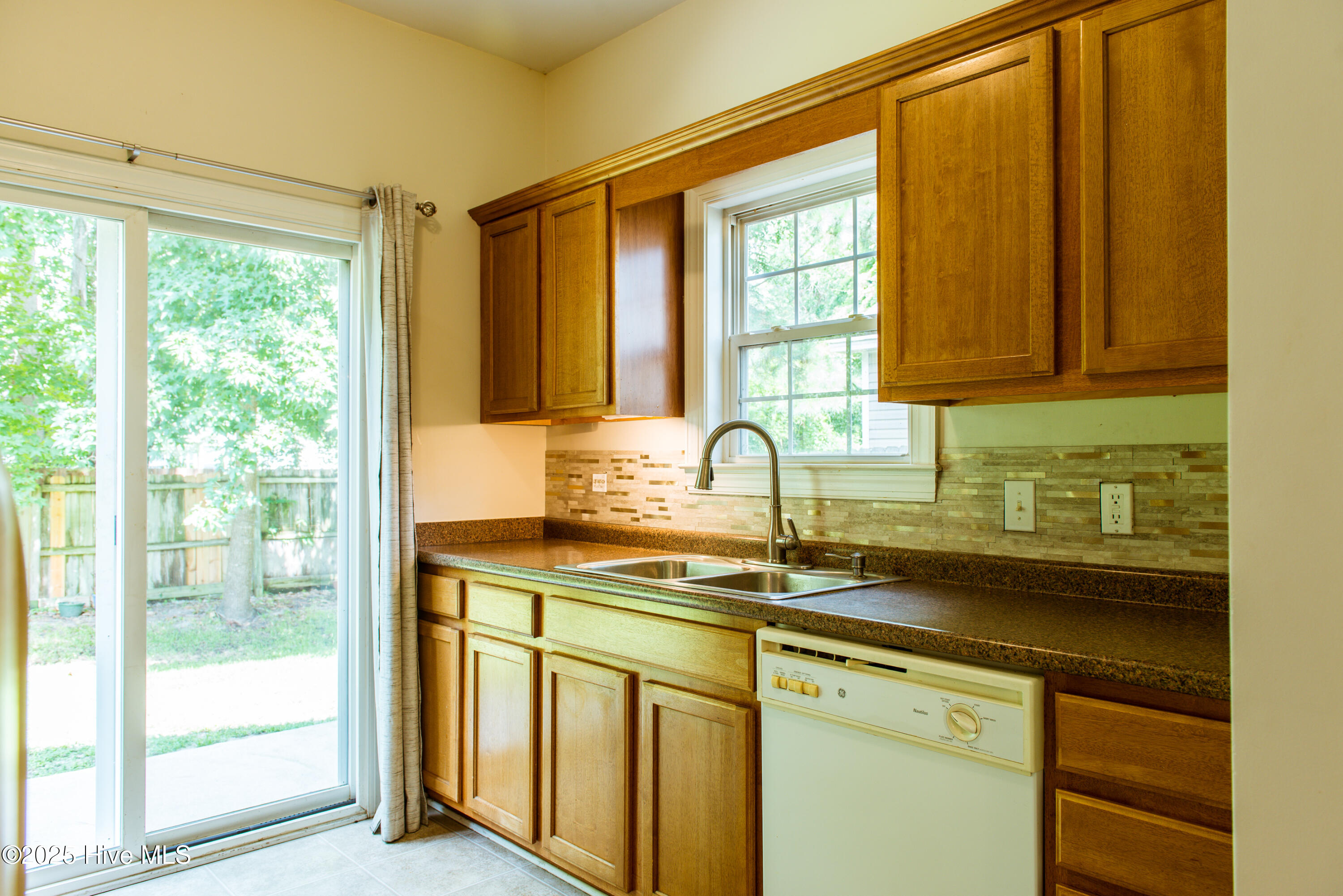 142 Raye Drive Wilmington, NC 28412 - Photo 8 of 28 022