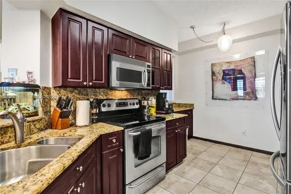 $3,000 | 3155 Northeast 184th Street, Unit 8103, Aventura, FL 33160