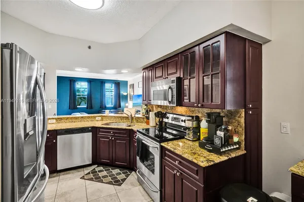 $3,000 | 3155 Northeast 184th Street, Unit 8103, Aventura, FL 33160