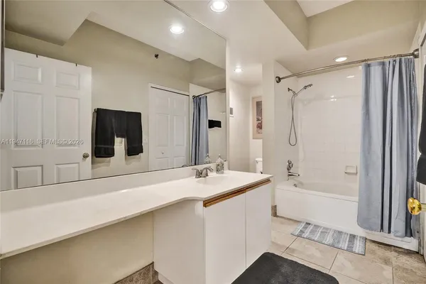 $3,000 | 3155 Northeast 184th Street, Unit 8103, Aventura, FL 33160