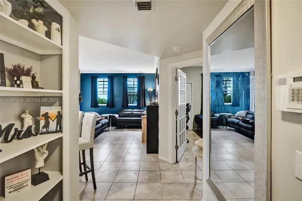 $3,000 | 3155 Northeast 184th Street, Unit 8103, Aventura, FL 33160