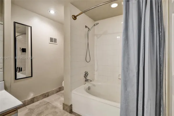 $3,000 | 3155 Northeast 184th Street, Unit 8103, Aventura, FL 33160