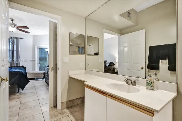 $3,000 | 3155 Northeast 184th Street, Unit 8103, Aventura, FL 33160