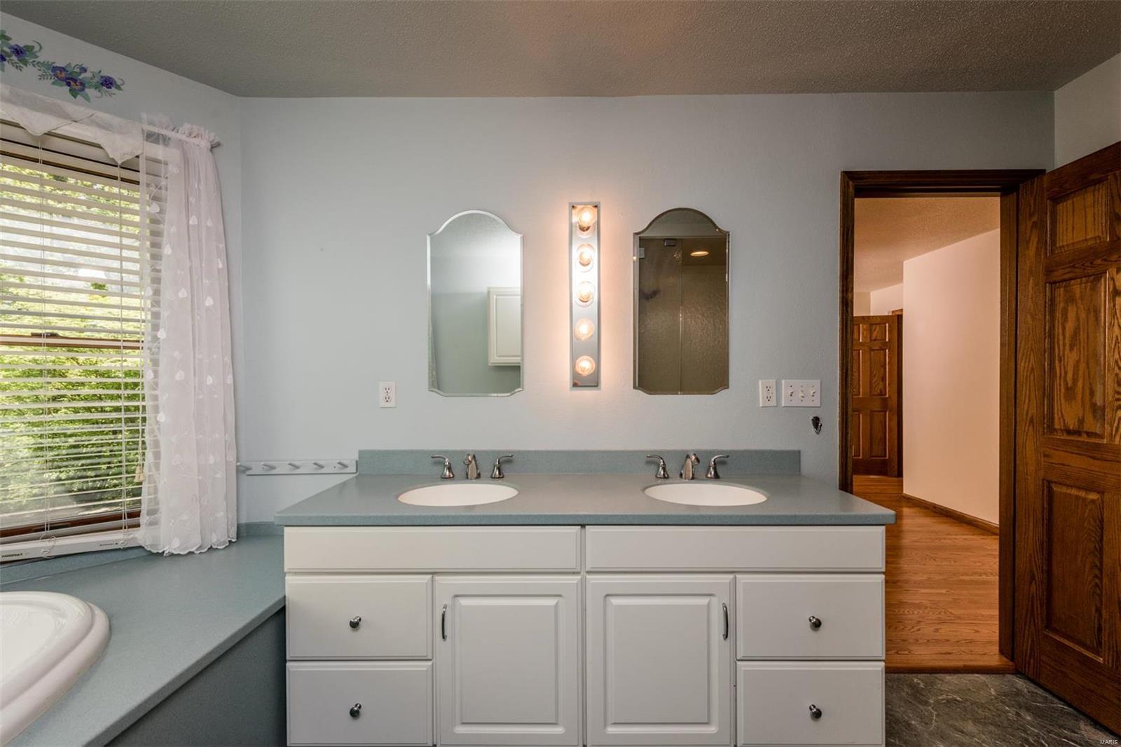 1339 Springvalley Road Troy, IL 62294 - Photo 12 of 72