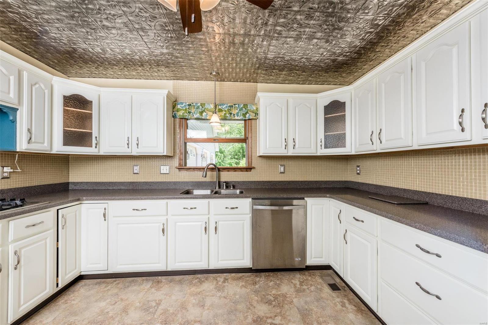 1339 Springvalley Road Troy, IL 62294 - Photo 18 of 72
