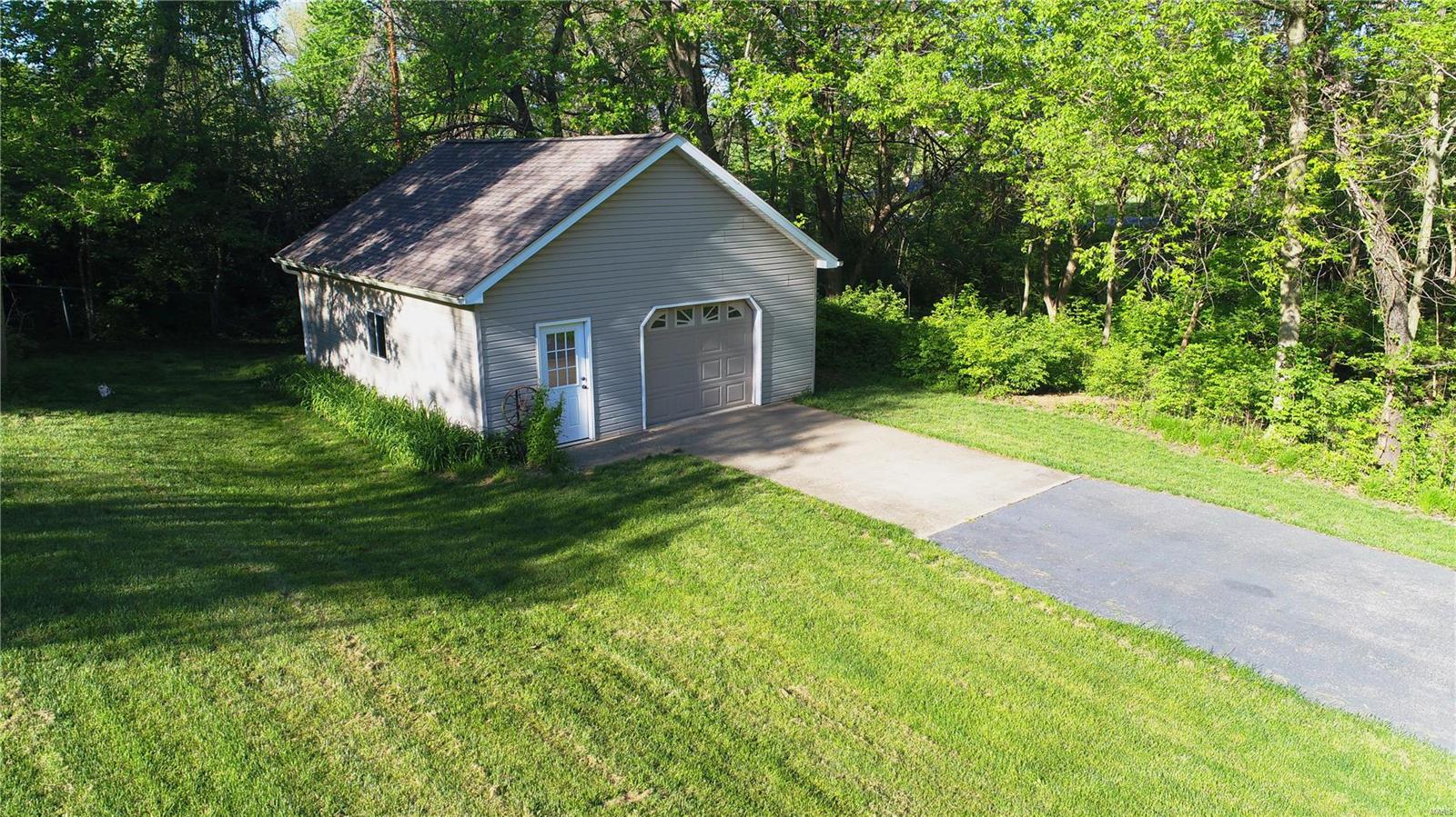 1339 Springvalley Road Troy, IL 62294 - Photo 54 of 72