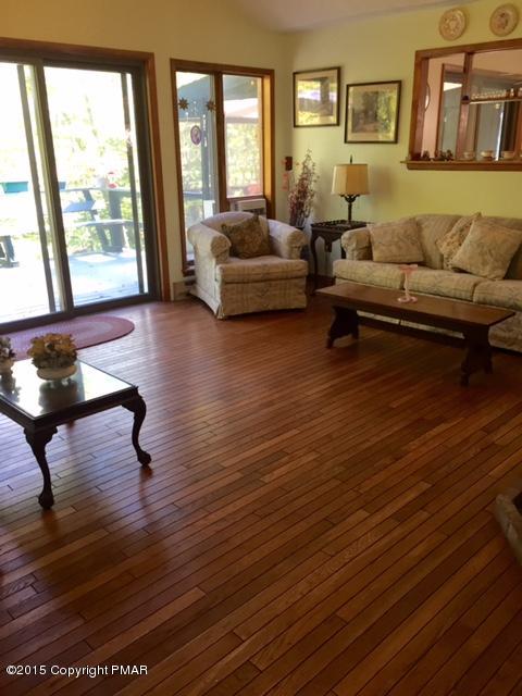 290 Clarks Road Cresco, PA 18326 - Photo 16 of 46 Living room
