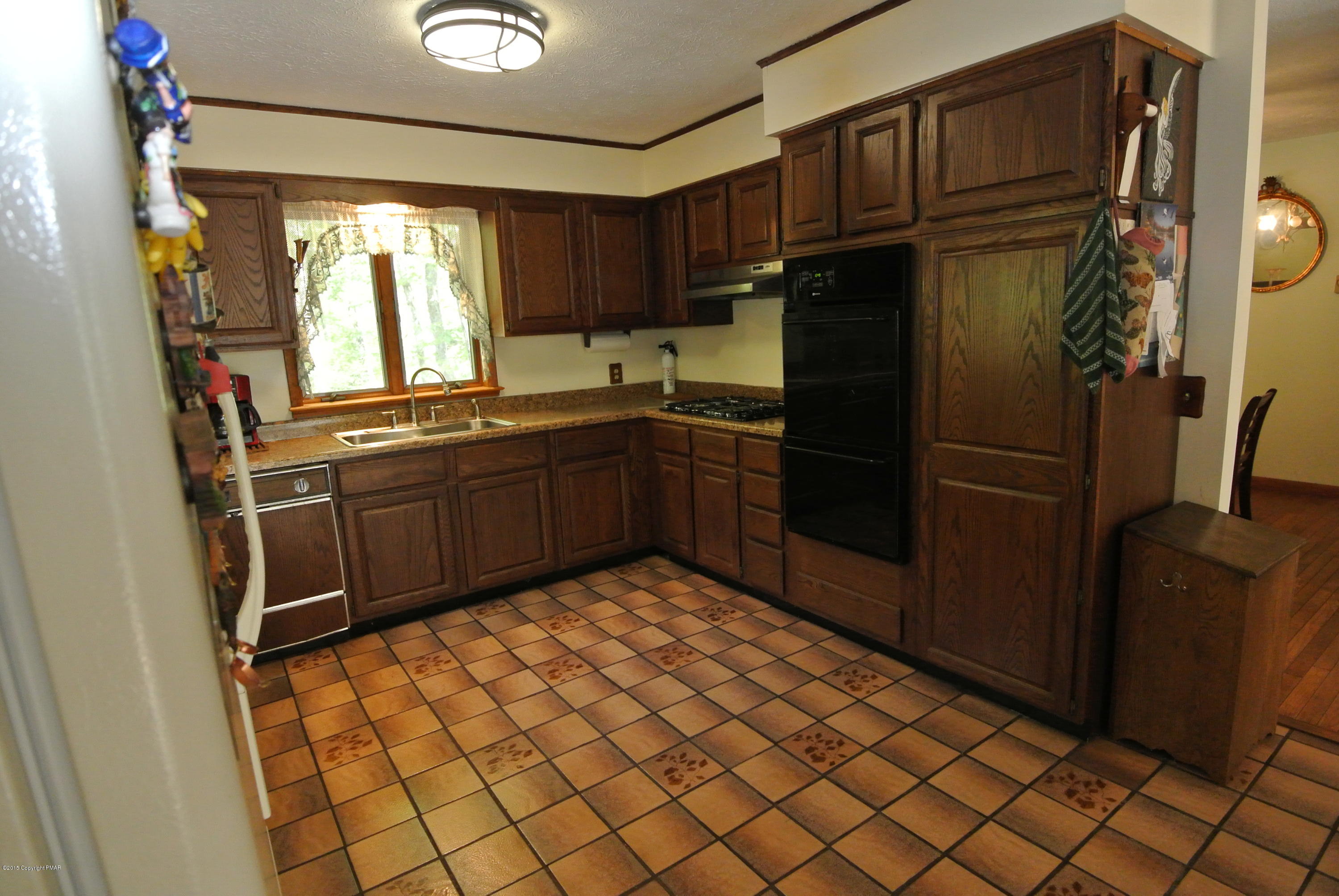 290 Clarks Road Cresco, PA 18326 - Photo 20 of 46 Kitchen