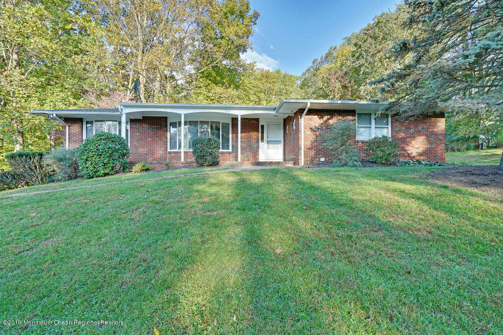 8 Stoecker Road Holmdel, NJ 07733 - Photo 1 of 35 003_dsc00101-dsc00105