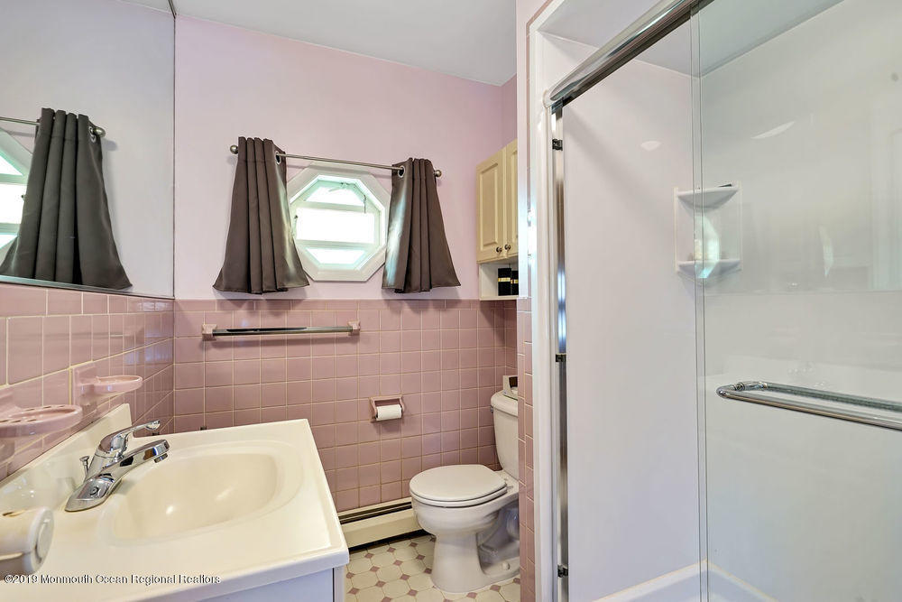 8 Stoecker Road Holmdel, NJ 07733 - Photo 17 of 35 037_dsc00116