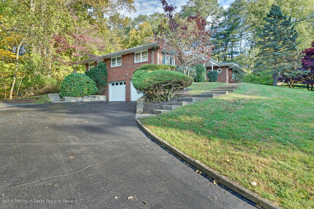 8 Stoecker Road Holmdel, NJ 07733 - Photo 28 of 35 014_dsc00141-dsc00145