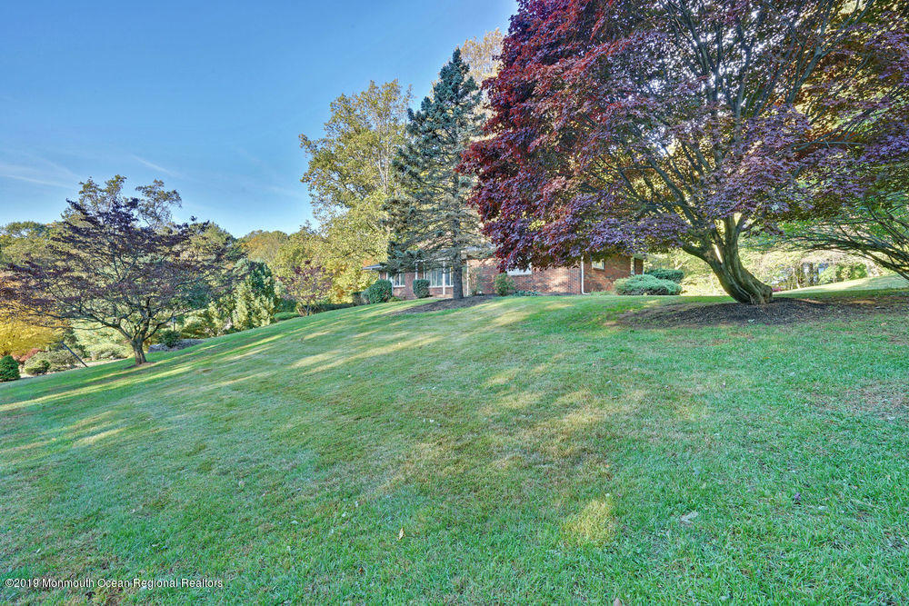 8 Stoecker Road Holmdel, NJ 07733 - Photo 31 of 35 009_dsc00111-dsc00115