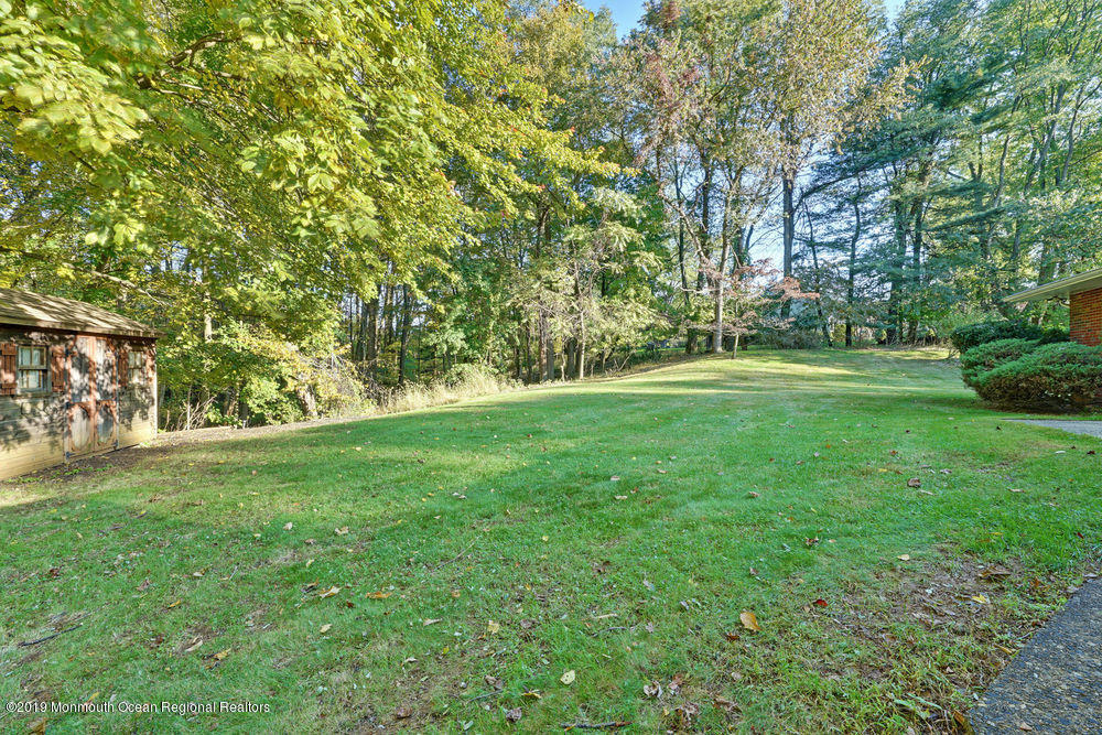 8 Stoecker Road Holmdel, NJ 07733 - Photo 32 of 35 012_dsc00131-dsc00135