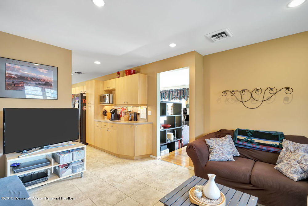 8 Stoecker Road Holmdel, NJ 07733 - Photo 8 of 35 025_dsc00056