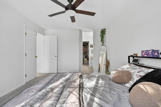 $280,000 | 1913 Windsong Drive, Unit 284, Schaumburg, IL 60169