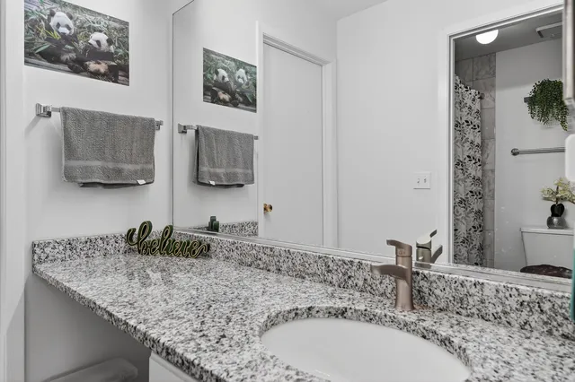 $280,000 | 1913 Windsong Drive, Unit 284, Schaumburg, IL 60169