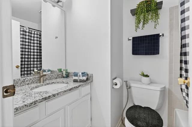 $280,000 | 1913 Windsong Drive, Unit 284, Schaumburg, IL 60169