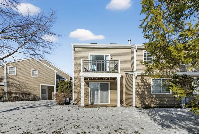 $280,000 | 1913 Windsong Drive, Unit 284, Schaumburg, IL 60169