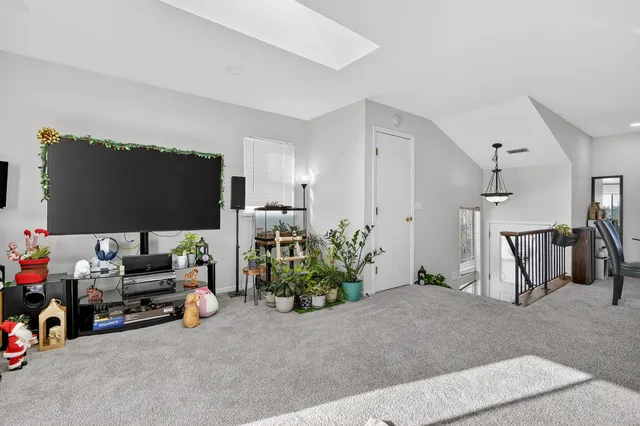 $280,000 | 1913 Windsong Drive, Unit 284, Schaumburg, IL 60169