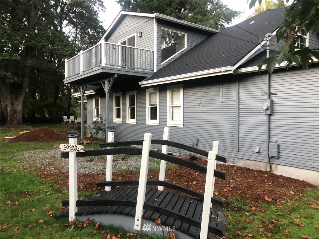 519 Huggins Greig Road Roy, WA 98580 - Photo 4 of 9