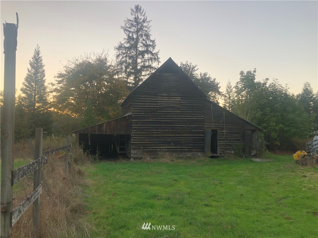 519 Huggins Greig Road Roy, WA 98580 - Photo 8 of 9