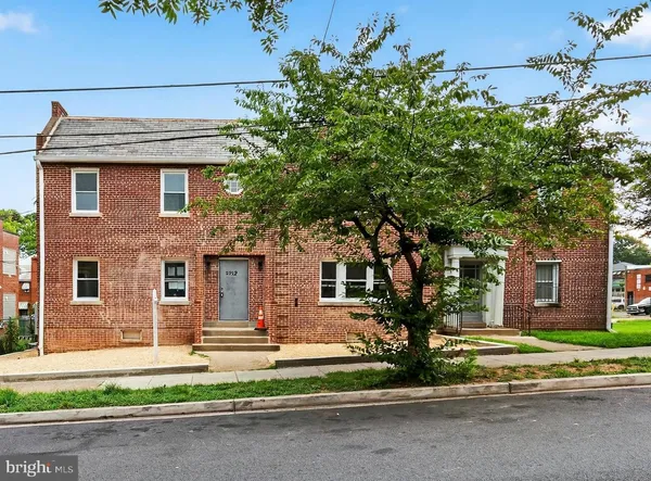 $2,700 | 2932 Nelson Place Southeast, Unit 1, Washington, DC 20019