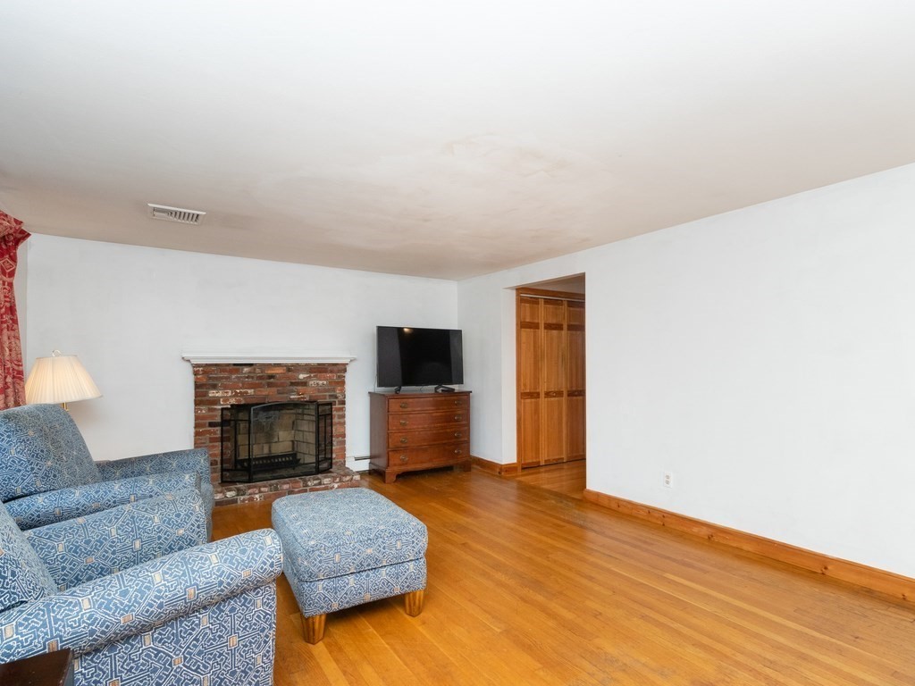 69 Home Park Road Braintree, MA 02184 - Photo 6 of 26 Gallery Image 6