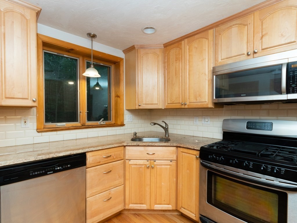 69 Home Park Road Braintree, MA 02184 - Photo 9 of 26 Gallery Image 9