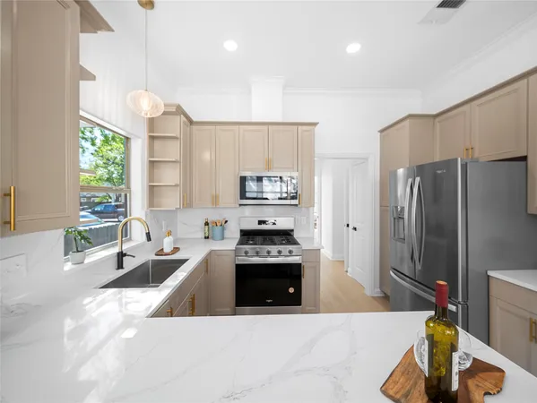 $6,500 | 5209 Evans Avenue, Unit A, Austin, TX 78751