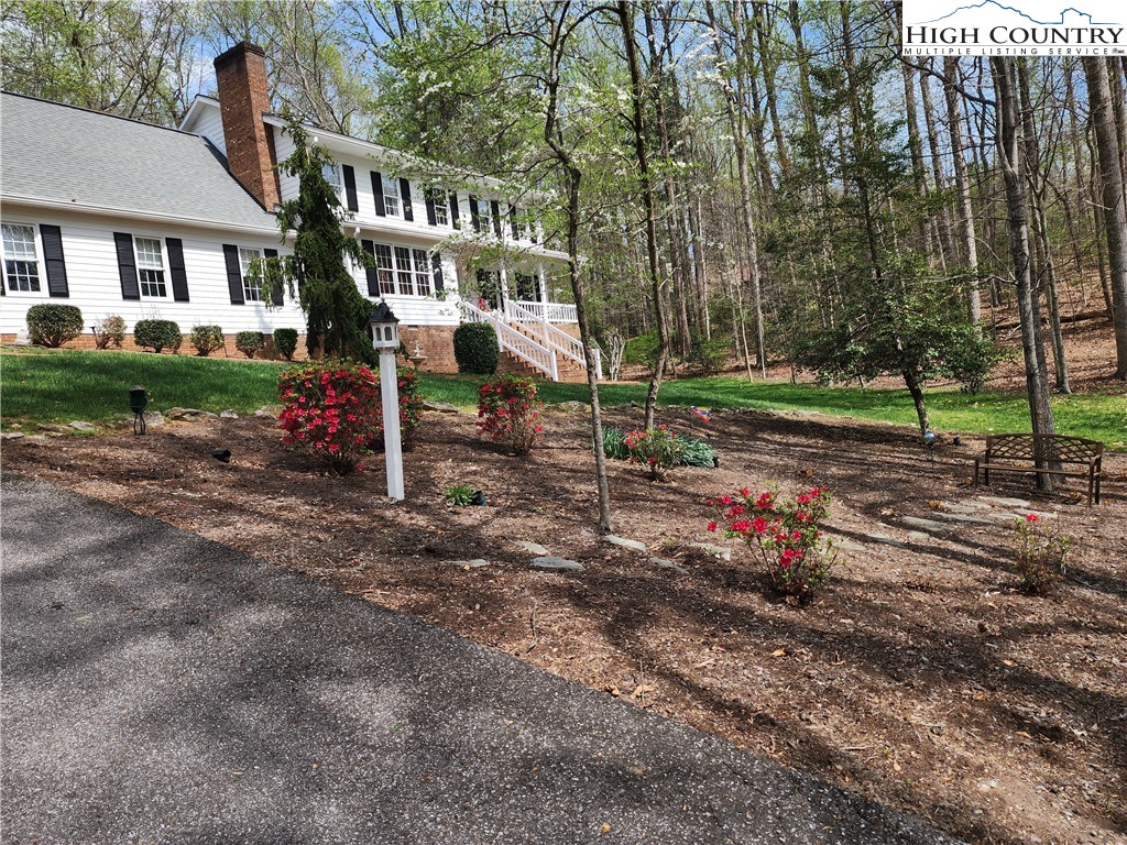 305 Old Farms Road Wilkesboro, NC 28697 - Photo 3 of 50