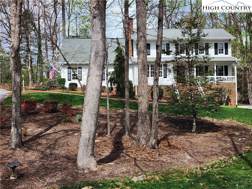 305 Old Farms Road Wilkesboro, NC 28697 - Photo 4 of 50