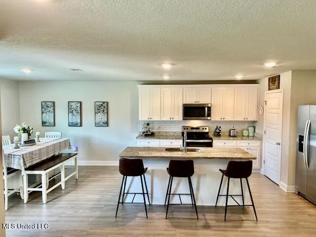 $2,200 | 18155 Big Leaf Drive, Gulfport, MS 39503