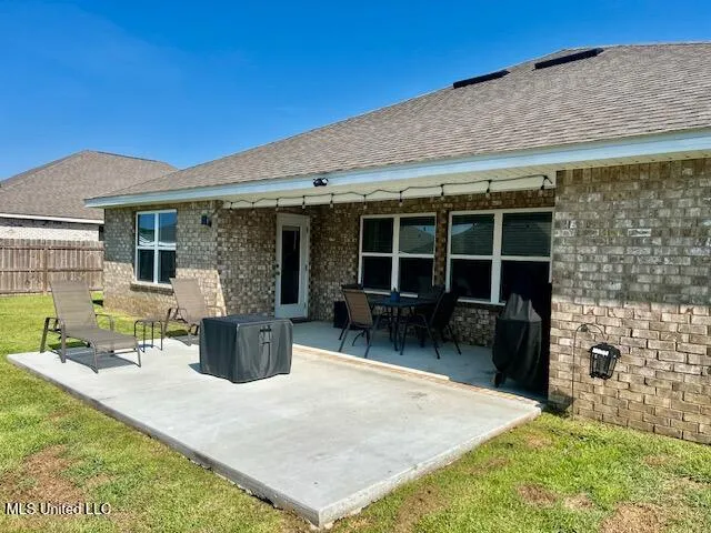 $2,200 | 18155 Big Leaf Drive, Gulfport, MS 39503