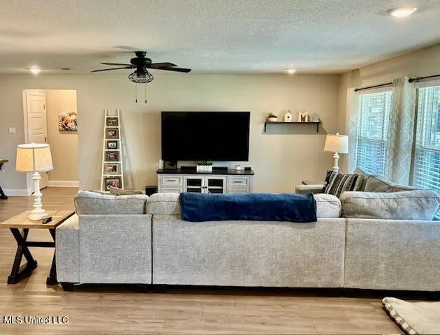 $2,200 | 18155 Big Leaf Drive, Gulfport, MS 39503