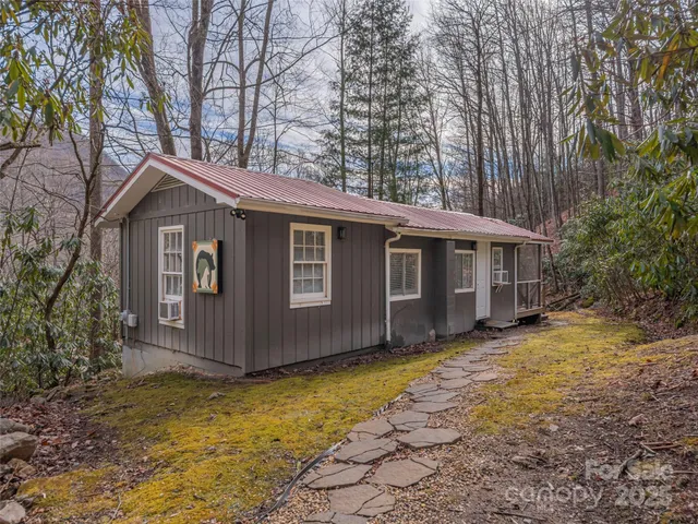 $225,000 | 155 Mull Cove Road, Maggie Valley, NC 28751