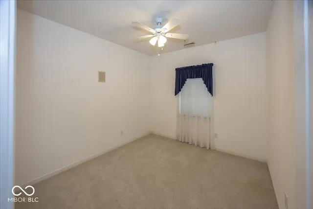 $279,900 | 1594 Stonewall Drive, Greenfield, IN 46140