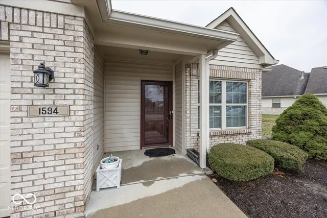 $279,900 | 1594 Stonewall Drive, Greenfield, IN 46140