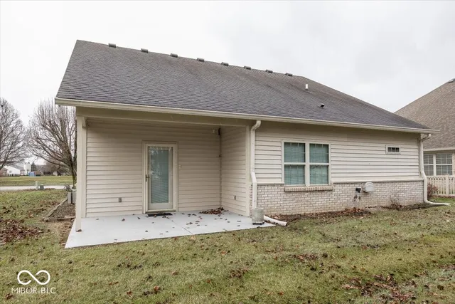 $279,900 | 1594 Stonewall Drive, Greenfield, IN 46140