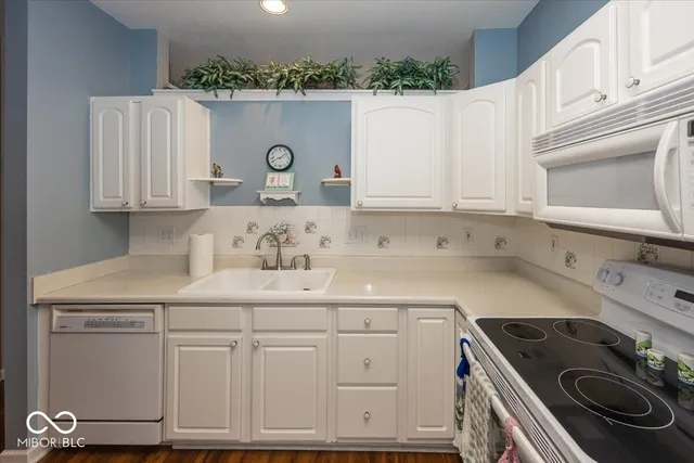 $279,900 | 1594 Stonewall Drive, Greenfield, IN 46140