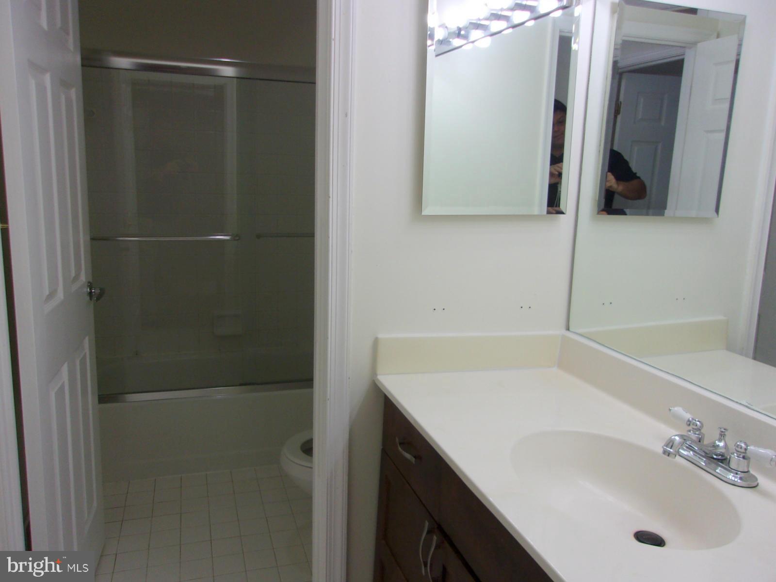 12 Perry Ridge Court Baltimore, MD 21237 - Photo 16 of 20 Bath